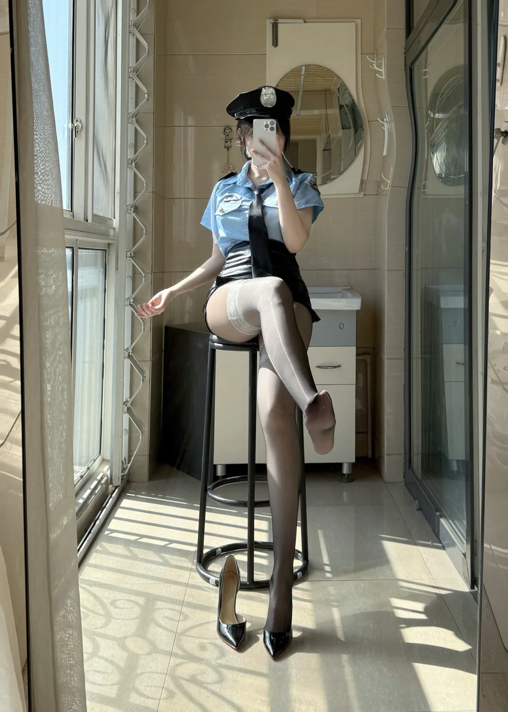 不可爱羚 - 高价定制 女警制服 [48P,8V-1.04GB] tg@simisebaisi 【丝足阁】001.webp